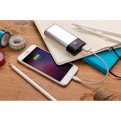 power-bank-4000-mah-z-cyfrowym-wyswietlaczem