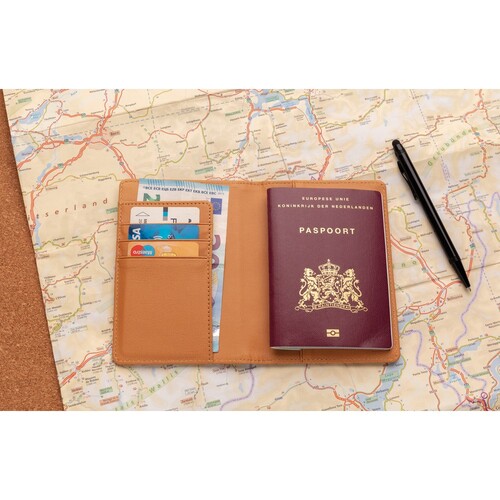 korkowe-etui-na-karty-kredytowe-i-paszport-ochrona-rfid