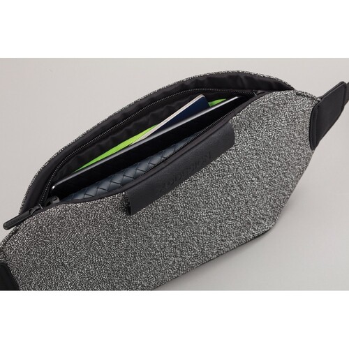 saszetka-zapinana-w-pasie-urban-bumbag-6-full