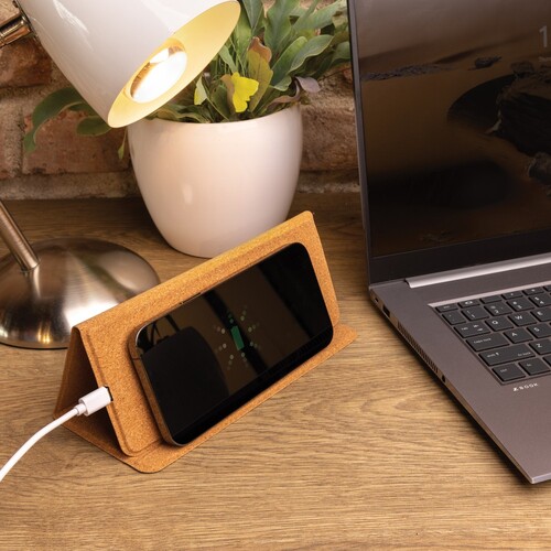korkowa-podkladka-pod-mysz-ladowarka-bezprzewodowa-10w