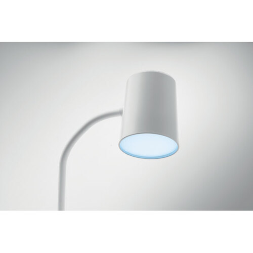 lampa-z-ladowarka-i-glosnikiem