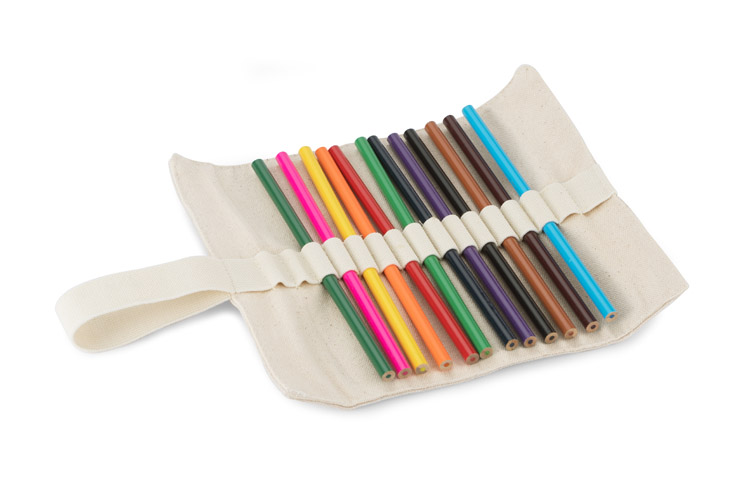 zestaw-kredek-w-etui-labi